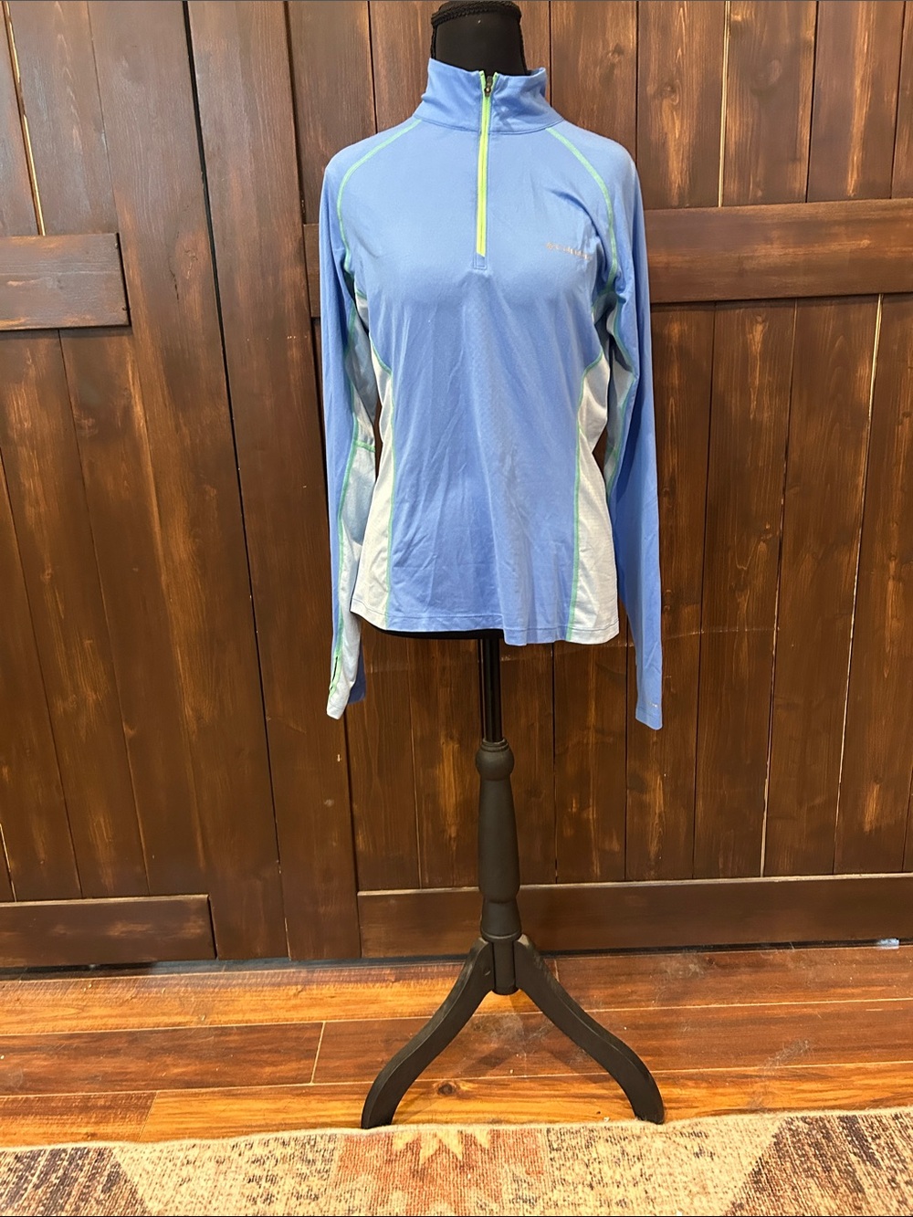 Columbia Women's Light Blue Long-Sleeve Quarter Zip Top with White Panels
